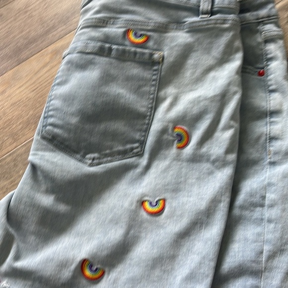 Lane Bryant Boyfriend Midi Shorts w/ Rainbow Appliqués Size 20 - Picture 3 of 5